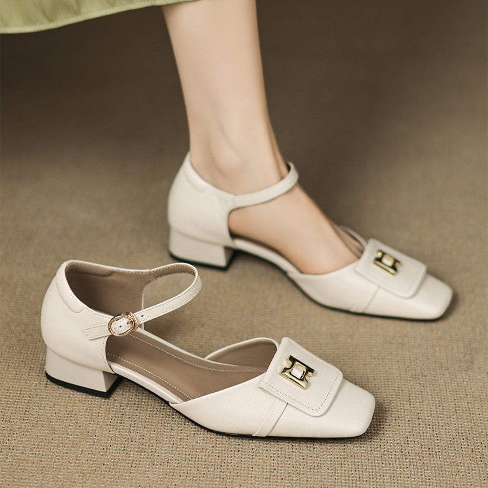 Tove | Soft leather shoes with a polished buckle
