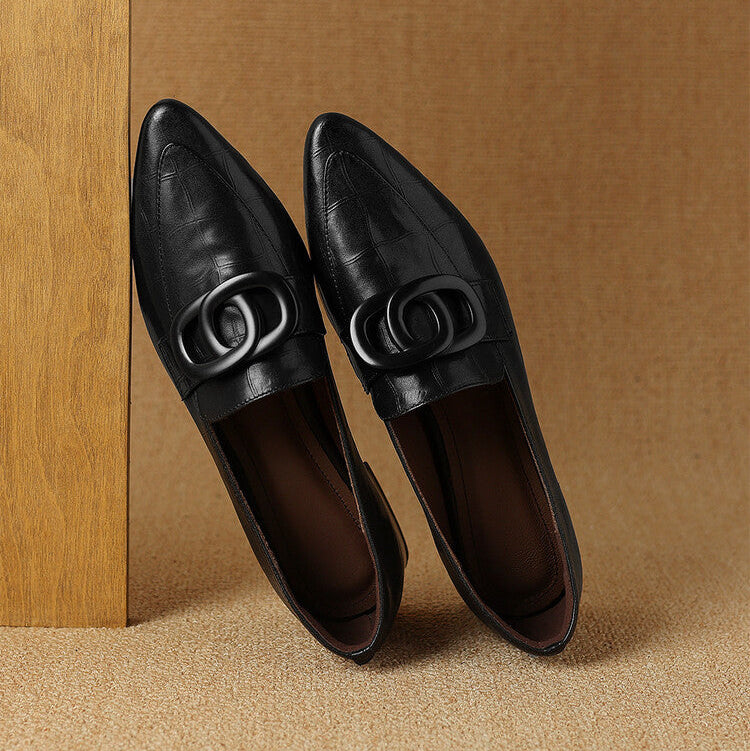 Alma | Pointed-toe shoes in leather with a block heel