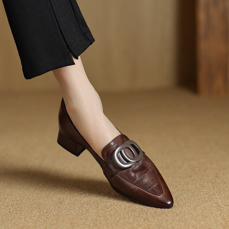 Alma | Pointed-toe shoes in leather with a block heel