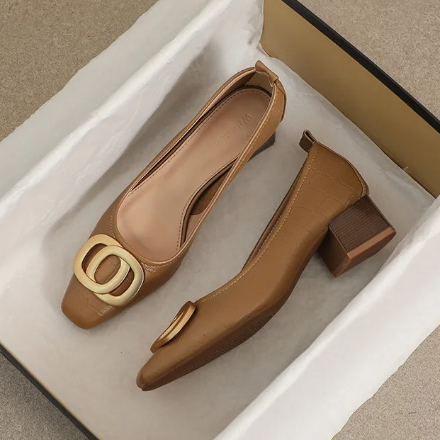 Dagmar | Elegant high-heeled shoes in premium leather with gold detailing