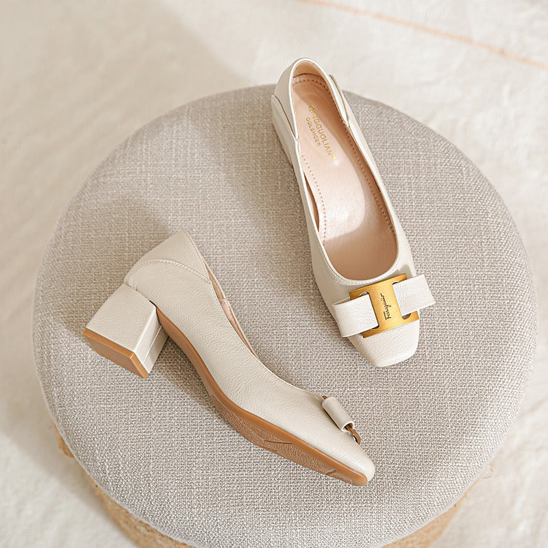 Tyra | Lucia Heels – Timeless Elegance with Gold Details