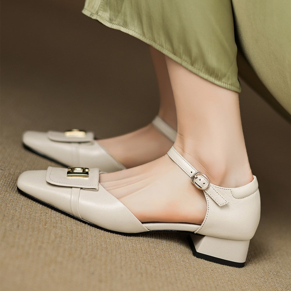 Tove | Soft leather shoes with a polished buckle