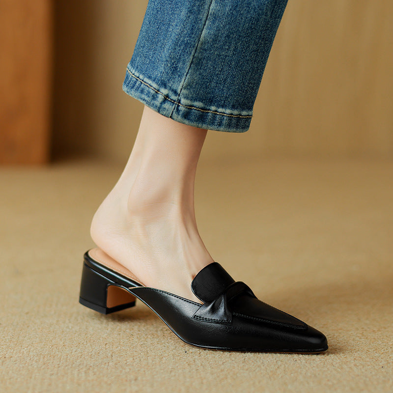 Johanna | Pointed-toe leather mules with a classic design