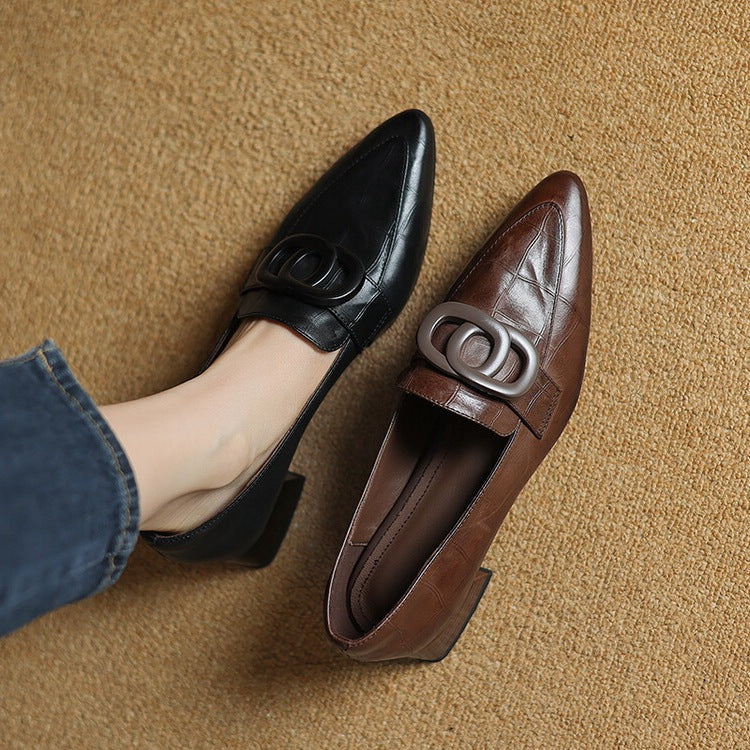 Alma | Pointed-toe shoes in leather with a block heel
