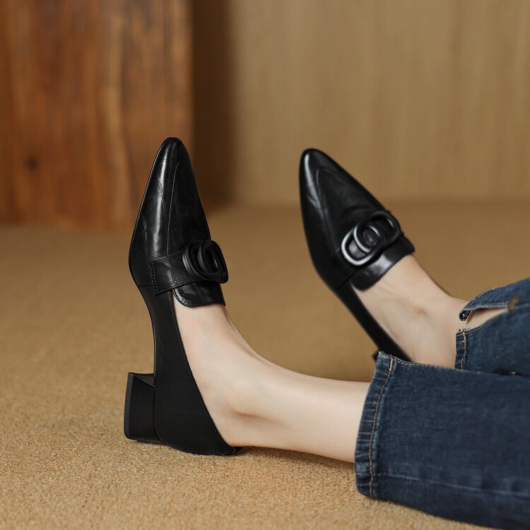 Alma | Pointed-toe shoes in leather with a block heel