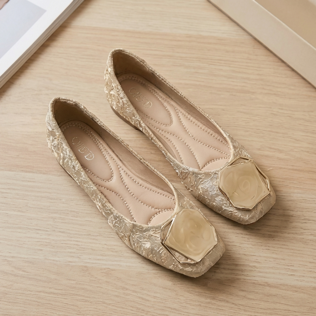 Mirte | Mesh ballerina shoes with geometric detailing in black